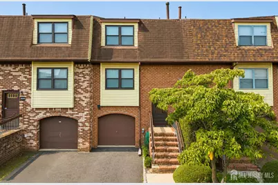 3003 N Oaks Boulevard N, North Brunswick Township, NJ 08902 - Photo 1