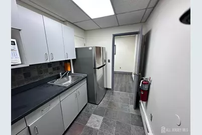 107 Stuyvesant Avenue #202, Lyndhurst Township, NJ 07071 - Photo 8