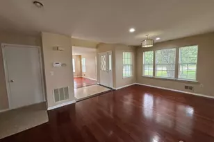 107 Amy Dr, North Brunswick Township, NJ 08902 - Photo 4