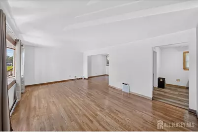 204 Marlin Drive, Fords, NJ 08863 - Photo 4