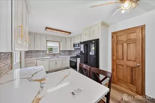 204 Marlin Dr, Fords, NJ 08863 - Photo 8