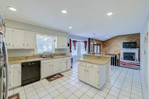 32 Silvers Ln, Plainsboro Township, NJ 08536 - Photo 10