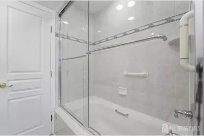 6 King Arthurs Court, Edison, NJ 08820 - Photo 34