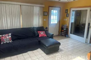 84 E Laurel Street E, Port Reading, NJ 07064 - Photo 4