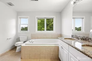 33 Melbloum Ln, Edison, NJ 08837 - Photo 18