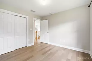 33 Melbloum Ln, Edison, NJ 08837 - Photo 22