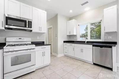 33 Melbloum Lane, Edison, NJ 08837 - Photo 10