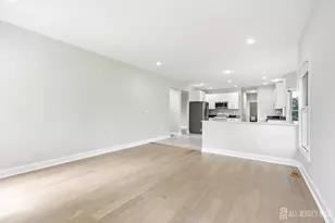 33 Melbloum Ln, Edison, NJ 08837 - Photo 6