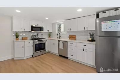 180 Cutter Avenue, Fords, NJ 08863 - Photo 14