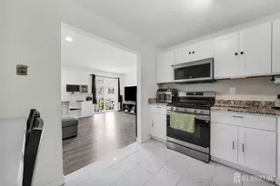 19 Pembrook Ave, North Brunswick Township, NJ 08902 - Photo 6