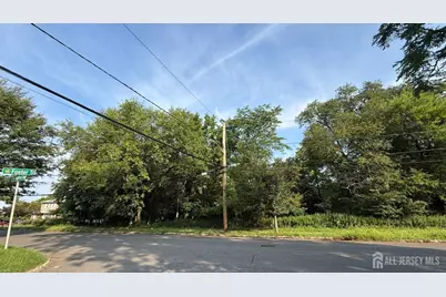 190 Highland Avenue, Piscataway Township, NJ 08854 - Photo 2