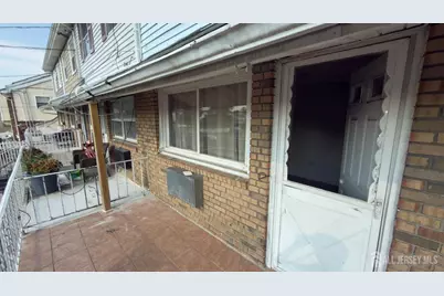 690 W Side Avenue W, Perth Amboy, NJ 08861 - Photo 2