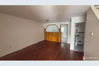 690 W Side Avenue W, Perth Amboy, NJ 08861 - Photo 6