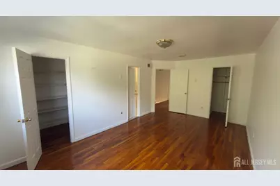 690 W Side Avenue W, Perth Amboy, NJ 08861 - Photo 14