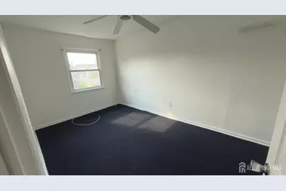 690 W Side Avenue W, Perth Amboy, NJ 08861 - Photo 8