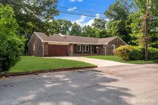 285 Highland Dr, Milltown, NJ 08850 - Photo 4