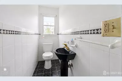 185 Chestnut Street, Avenel, NJ 07001 - Photo 28