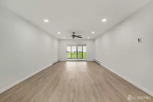 110C Chatham Dr, Monroe Township, NJ 08831 - Photo 4