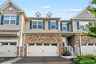 7 Larkspur Ln, Monroe Township, NJ 08831 - Photo 2
