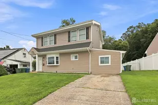 62 Pinetree Dr, Sayreville, NJ 08859 - Photo 4