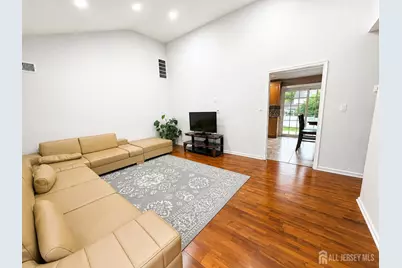 3 Netherwood Circle, Edison, NJ 08820 - Photo 4