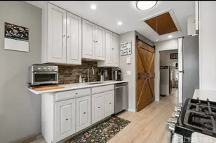 307 Sharon Garden Ct, Woodbridge Township, NJ 07095 - Photo 2