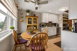 307 Sharon Garden Ct, Woodbridge Township, NJ 07095 - Photo 4
