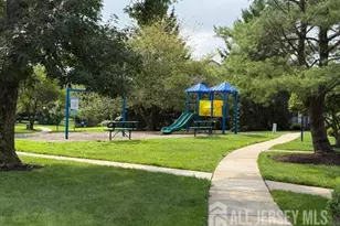 16 Wisteria Ct, South Brunswick Township, NJ 08852 - Photo 4