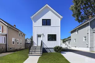 13 Columbus Ave, Edison, NJ 08817 - Photo 2