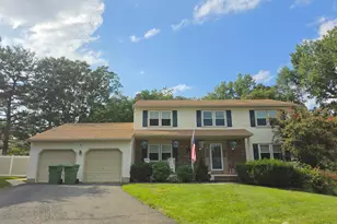16 Glynn Ct, Sayreville, NJ 08859 - Photo 1