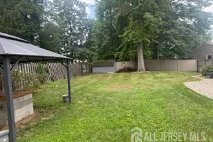 16 Wakefield Dr, Edison, NJ 08820 - Photo 24