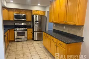 16 Wakefield Dr, Edison, NJ 08820 - Photo 6