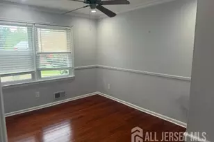 16 Wakefield Dr, Edison, NJ 08820 - Photo 28
