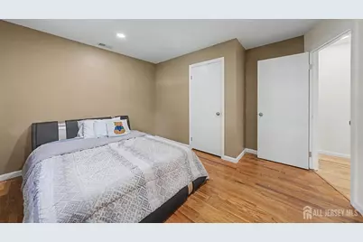 41 Montclair Avenue, Edison, NJ 08820 - Photo 22