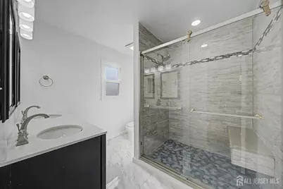 41 Montclair Avenue, Edison, NJ 08820 - Photo 10