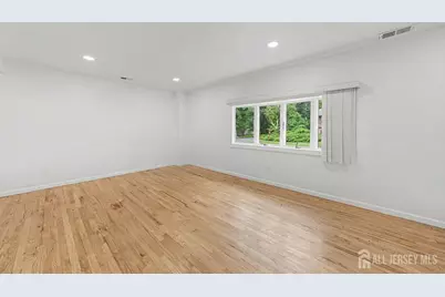 41 Montclair Avenue, Edison, NJ 08820 - Photo 4