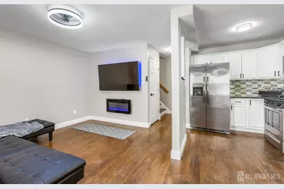 61 Lawrence Street, New Brunswick, NJ 08901 - Photo 6