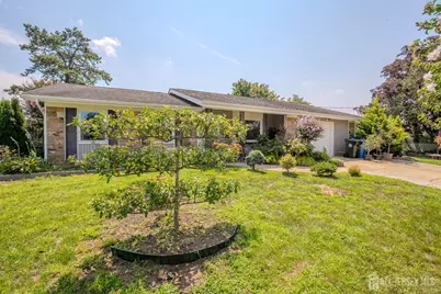 4 Hunterdon Avenue, Monroe Township, NJ 08831 - Photo 4