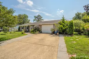 4 Hunterdon Ave, Monroe Township, NJ 08831 - Photo 1