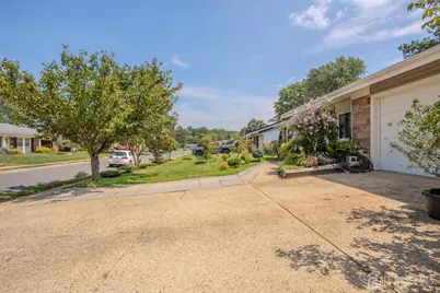 4 Hunterdon Avenue, Monroe Township, NJ 08831 - Photo 6