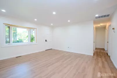 4 Hunterdon Avenue, Monroe Township, NJ 08831 - Photo 8