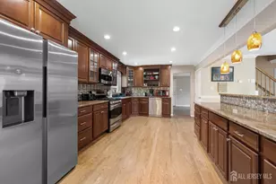 25 Hudson Rd, East Brunswick Township, NJ 08816 - Photo 6