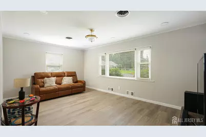 26 Lynn Avenue, Middlesex, NJ 08846 - Photo 8
