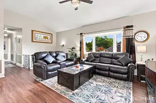 85 E Laurel St, Carteret, NJ 07008 - Photo 8