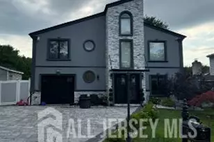 37 N Gable Ct, Old Bridge Township, NJ 07747 - Photo 2