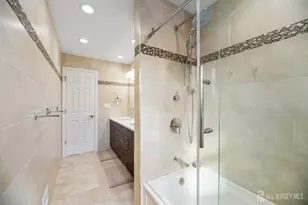 990 Hoover Dr, North Brunswick Township, NJ 08902 - Photo 28