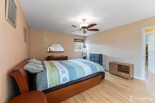 990 Hoover Dr, North Brunswick Township, NJ 08902 - Photo 20