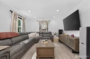 58 Hillcrest Ave, Edison, NJ 08817 - Photo 10