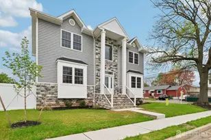 239 Suttons Ln, Edison, NJ 08817 - Photo 2