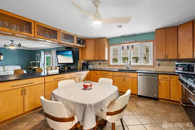 38 Van Ethel Drive, Middlesex, NJ 07747 - Photo 14